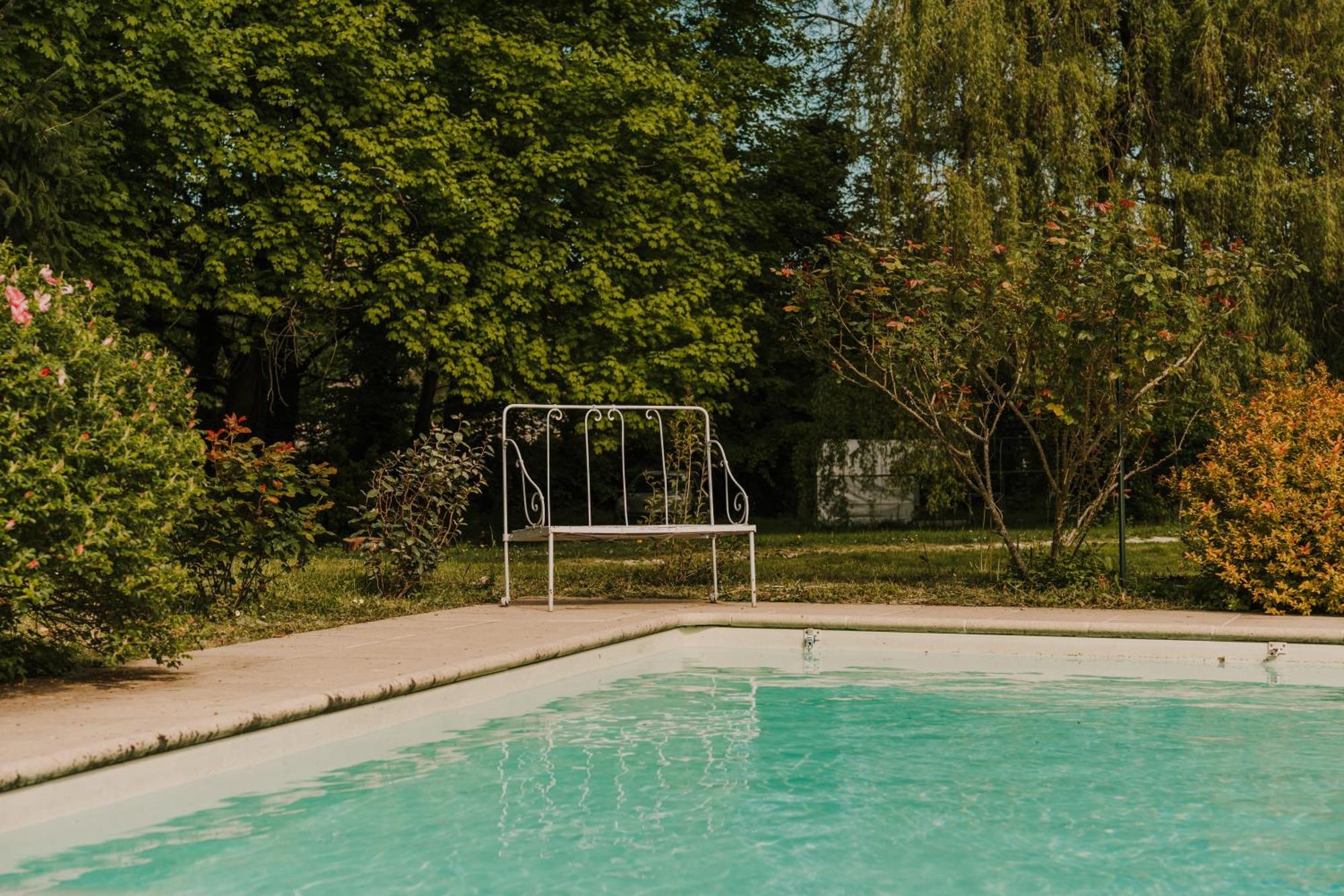 Maison D'Hotes Et Gite De Charme Avec Piscine, La Lhuiseraie Экстерьер фото